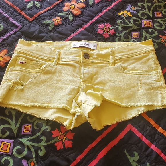 Hollister Pants - HOLLISTER yellow cheeky shorts sz 7 w28